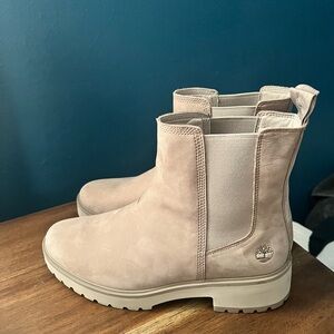 Women’s timberland Chelsea boots NWOT